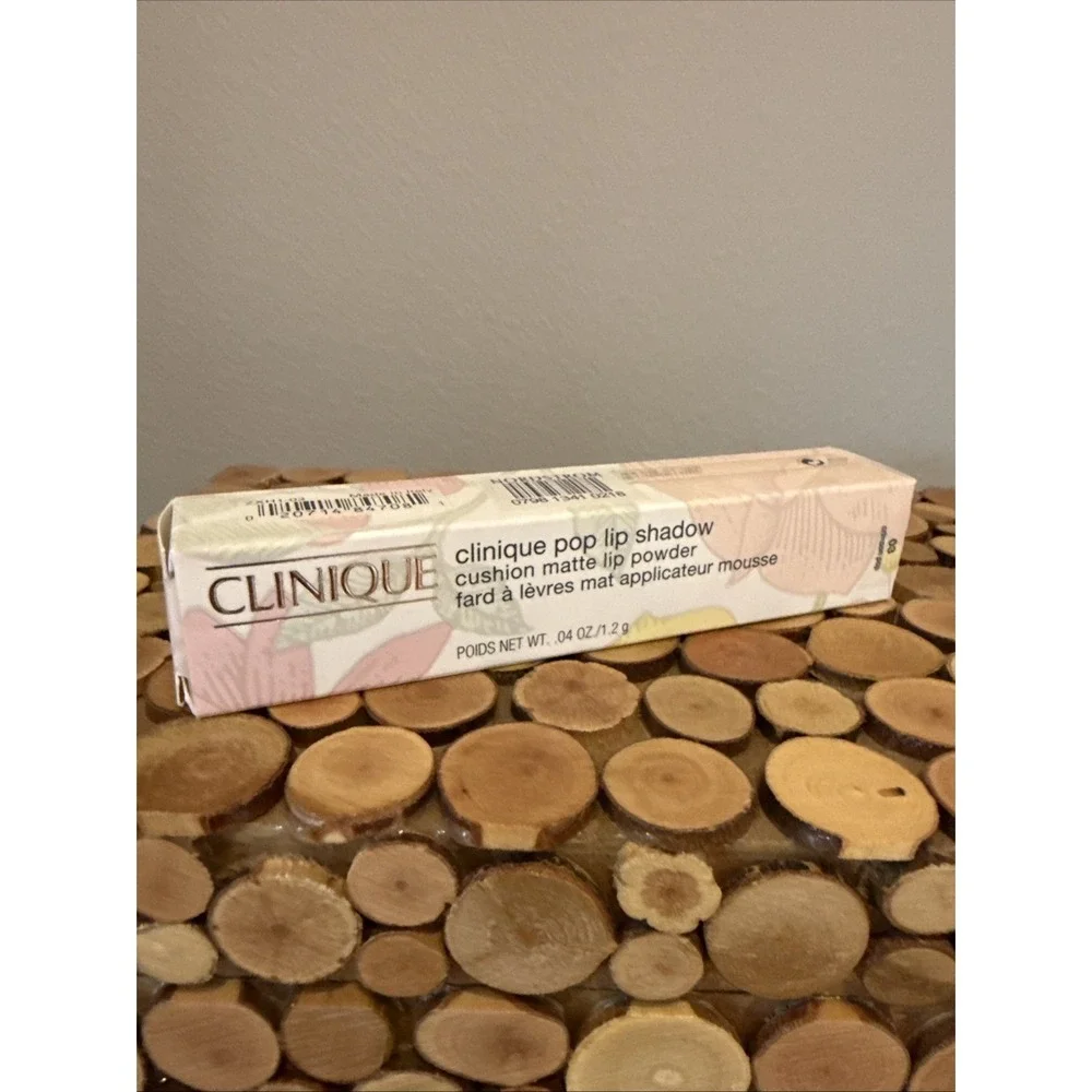 Clinique Pop Lip Shadow Cushion Matte Lip Powder‎ 03 Crimson Pop